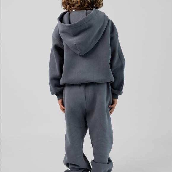 Comfrt Kids Signature Sweatpants in Steel Gray XL - Picture 2 of 8